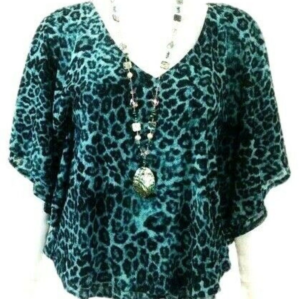 Jennifer Lopez M Batwing Top Green Animal Print